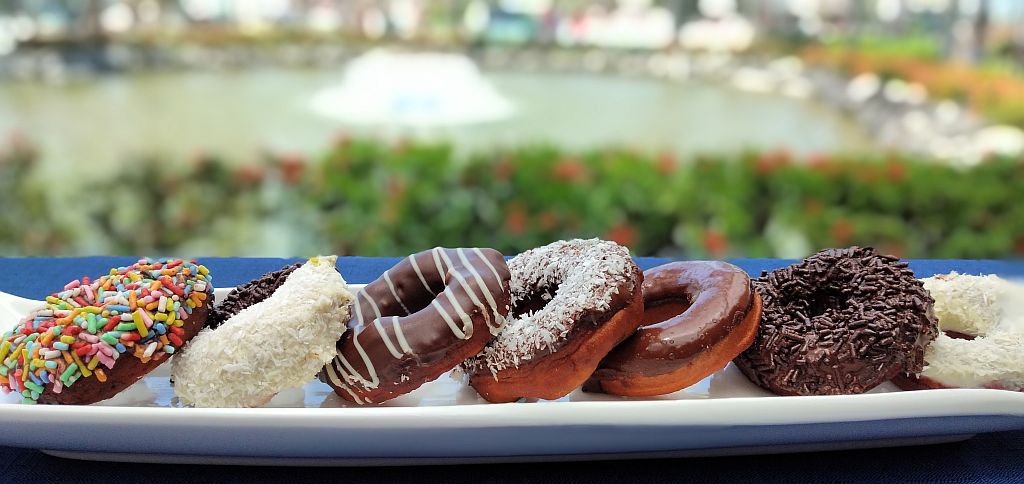 Tradicional resort na Bahia dá receita de donut para celebrar o Dia das Crianças