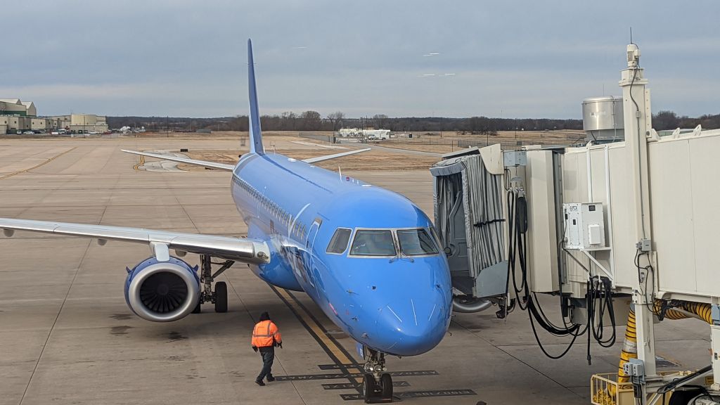 Como é voar de Breeze, a companhia aérea low cost do dono da Azul nos EUA