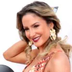 Claudia Leitte é a primeira brasileira a se apresentar em festival da Disney World