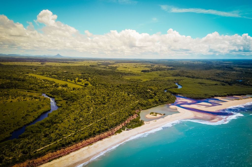 Barra do Cahy – Conheça a primeira praia do Brasil