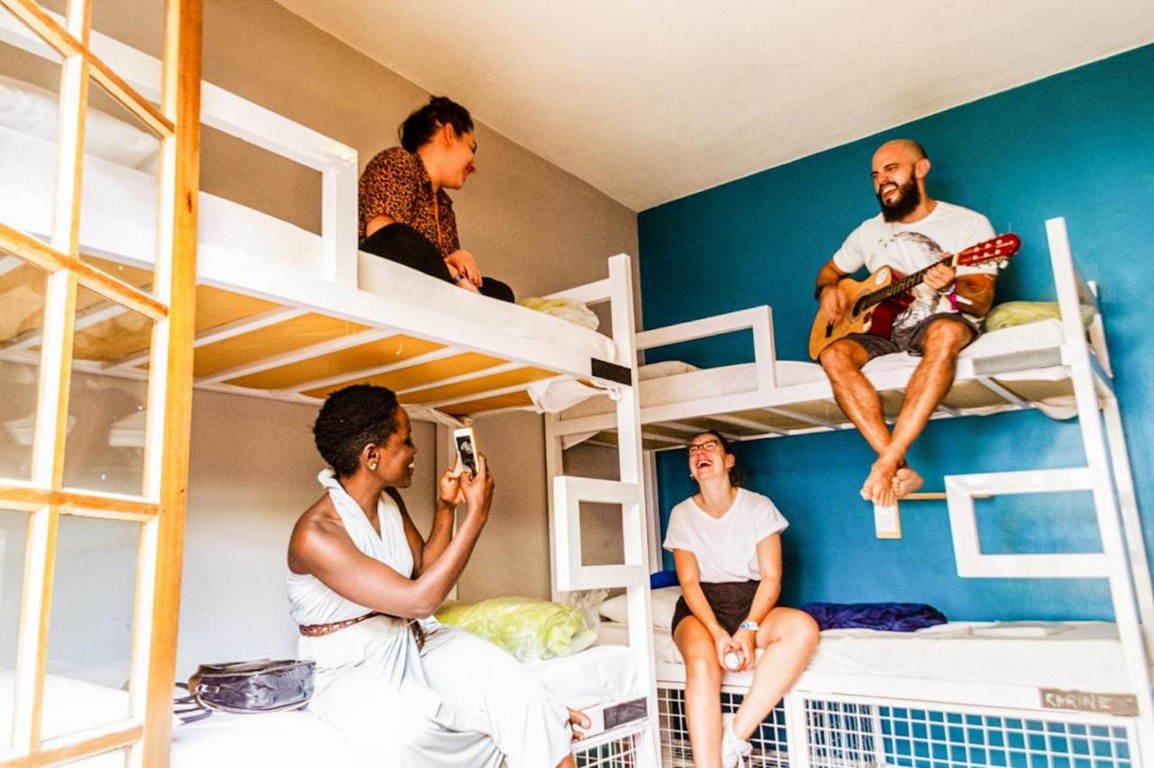 10 hostels brasileiros para conhecer destinos incríveis e fazer amizades