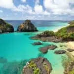 Praia do Sancho e Jericoacoara são eleitas as melhores praias do Brasil