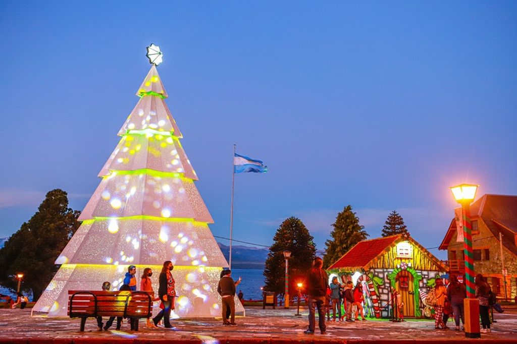 Natal em Bariloche tem árvore de 10 metros e atrações especiais