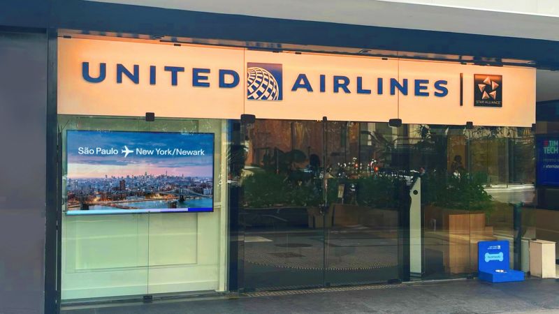 Loja conceito da United facilita vida de quem quer comprar passagens aéreas para os EUA