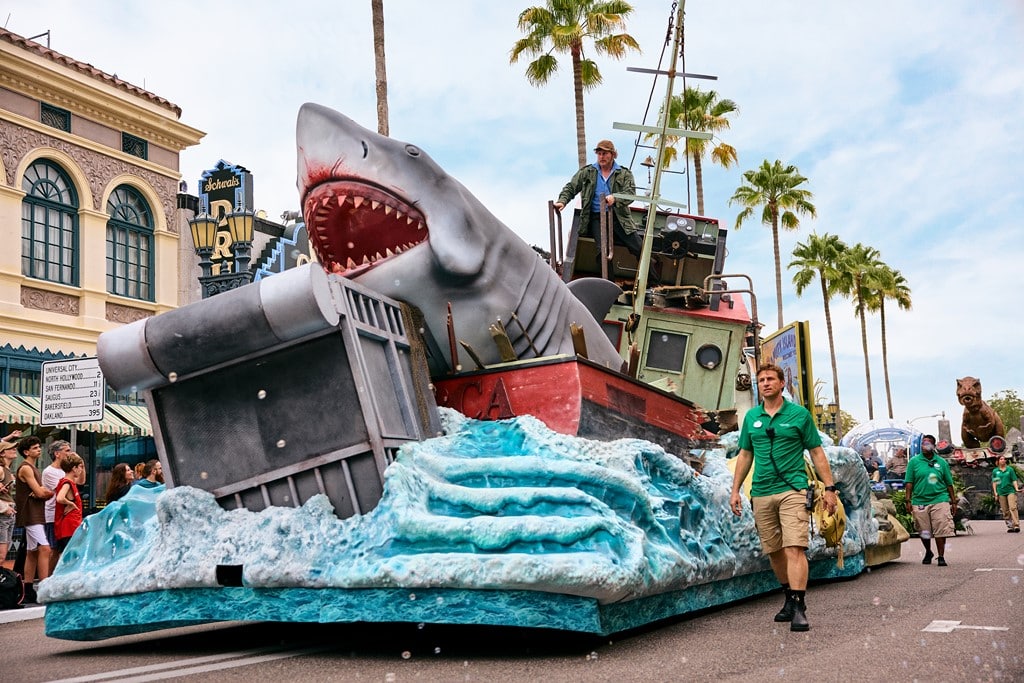 Novo desfile do Universal Studios Orlando celebra filmes clássicos