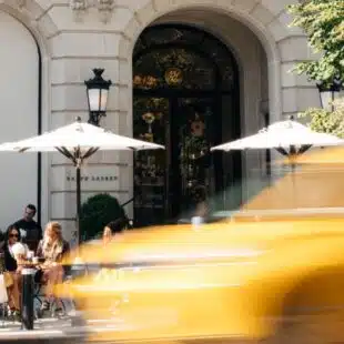 Hotel de luxo em Nova York reabre no coração de Manhattan