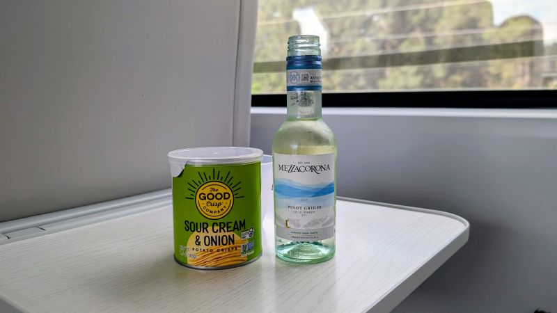 Como é viajar no Brightline, o trem que liga Miami a Orlando